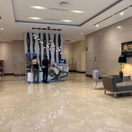 Condotel In Venice Grand Canal Mall Taguig Exteriör bild