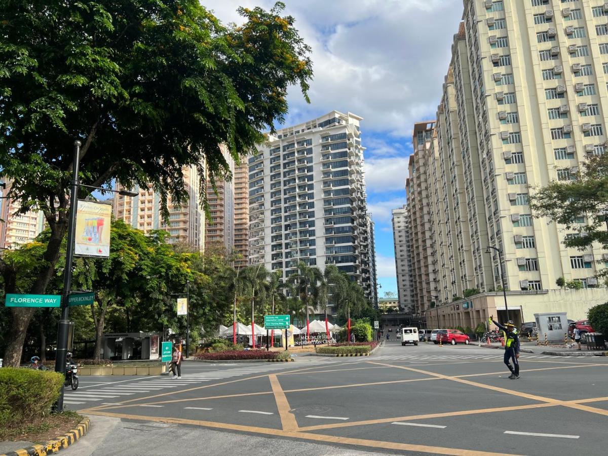 Condotel In Venice Grand Canal Mall Taguig Exteriör bild